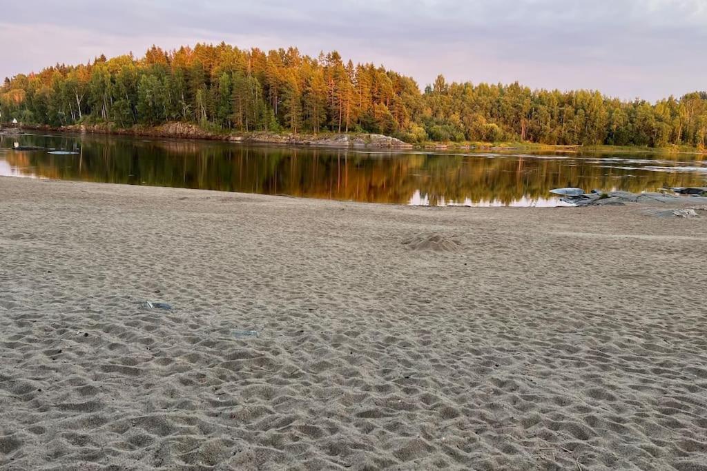 Attraktiv & Smart Funkishytte Pa Nes Strandhager. Årnes Екстериор снимка